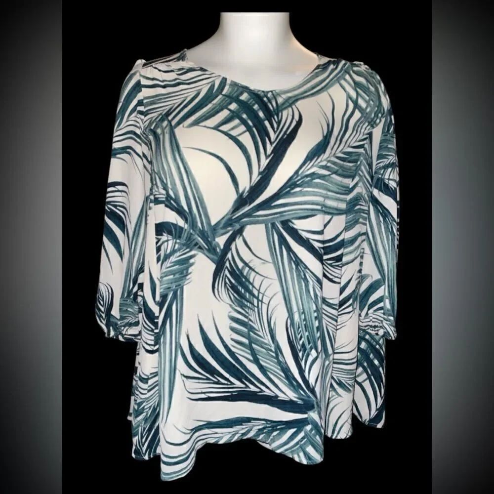 VICI Top White Green tropical medium sheer Silky fabric Layer 3/4 Sleeves